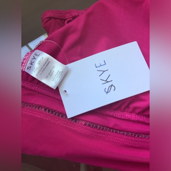 🌺 NEW One piece swimsuit by SKYE - Picture 7 of 10